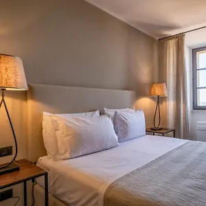 palazzo-massaini-le-scuderie.it-tuscanyhotel.com/